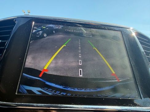 Used 2020 Jeep Grand Cherokee Laredo AWD/4WD image 10