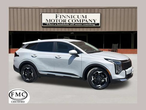 Used 2026 Kia Sportage EX FWD image 1