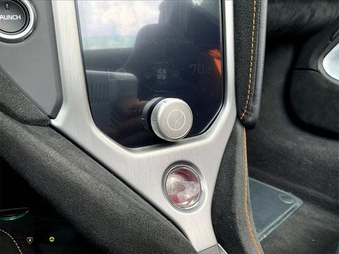 Used 2024 McLaren 750S Spider image 26