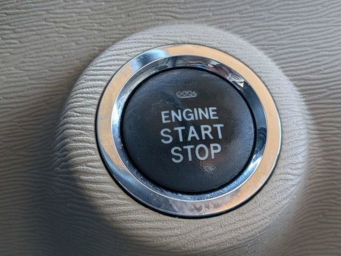 Used 2010 Toyota Venza FWD image 26