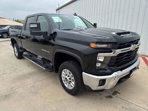 Used 2025 Chevrolet Silverado 2500 LT w/ Convenience Package AWD/4WD image 8