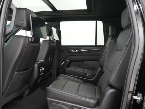 Used 2023 GMC Yukon XL Denali w/ Denali Reserve Package AWD/4WD image 16
