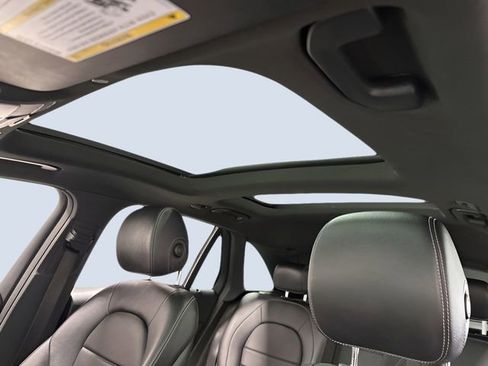 Used 2021 Mercedes-Benz GLC 300 4MATIC image 28