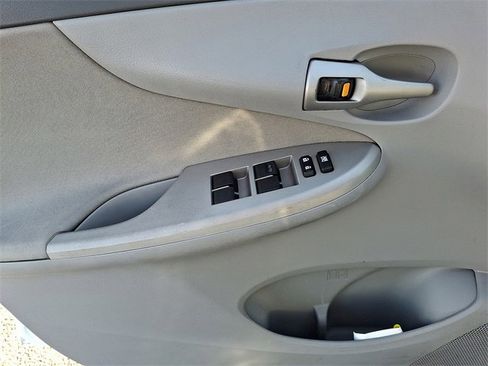 Used 2010 Toyota Corolla LE image 12