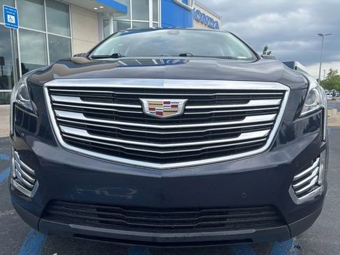 Used 2017 Cadillac XT5 Luxury w/ Driver Awareness Package FWD image 2