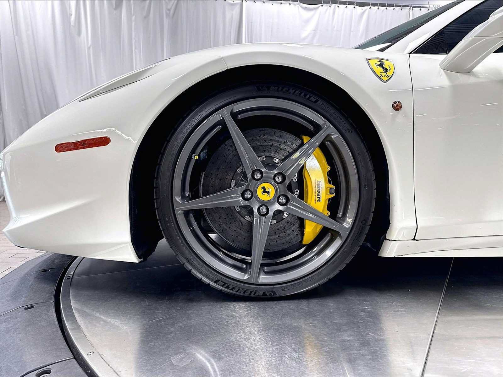 Used 2015 Ferrari 458 Spider RWD image 13
