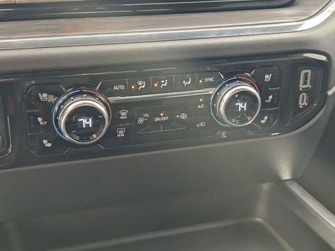 Certified 2025 GMC Sierra 2500 SLT w/ SLT Premium Package AWD/4WD image 19
