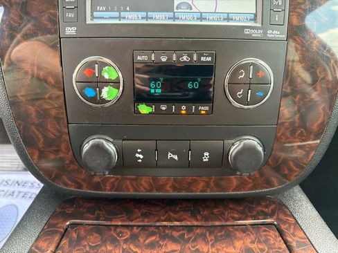Used 2014 GMC Yukon XL Denali AWD/4WD image 20