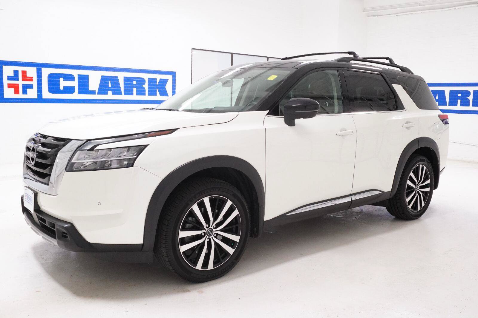 Used 2024 Nissan Pathfinder Platinum w/ Cargo Package FWD image 39