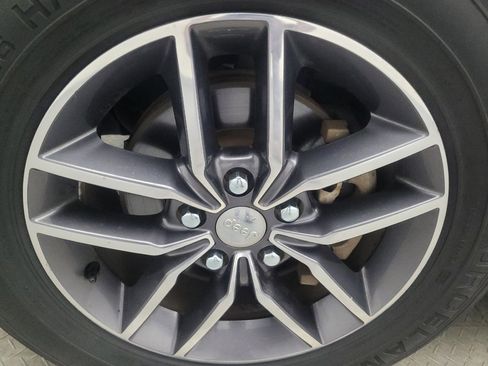 Used 2018 Jeep Grand Cherokee Limited RWD image 31