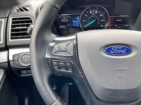 Used 2017 Ford Explorer XLT w/ Equipment Group 202A image 18