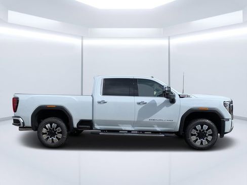 New 2026 GMC Sierra 2500 Denali w/ Denali Reserve Package AWD/4WD image 2