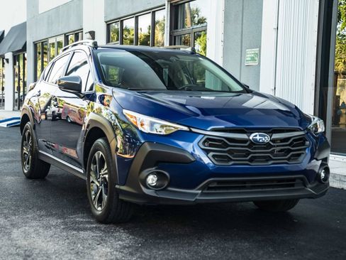 Used 2025 Subaru Crosstrek 2.5i Premium AWD/4WD image 3