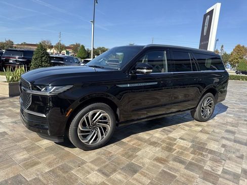 New 2025 Lincoln Navigator L Reserve image 5