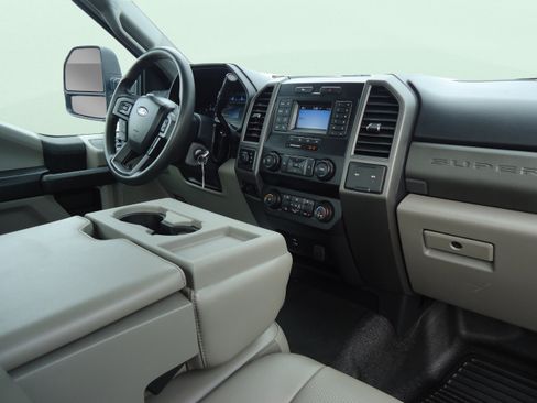Used 2020 Ford F250 XL w/ Power Equipment Group AWD/4WD image 25