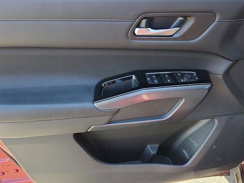 Used 2023 Nissan Pathfinder SL w/ Cargo Package image 12