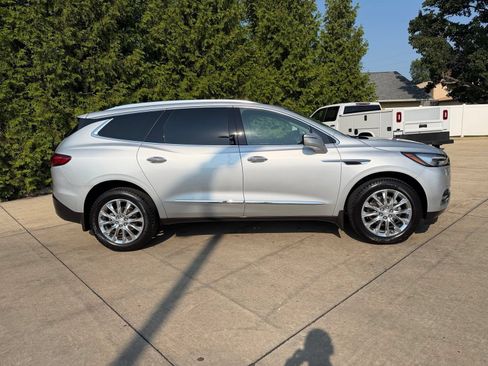 Used 2021 Buick Enclave Essence w/ Sound and Sites Package FWD image 32
