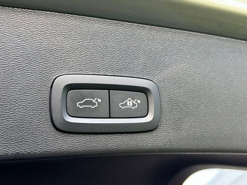 Used 2023 Volvo XC40 Recharge Ultimate AWD/4WD image 48