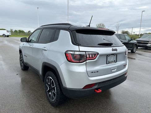 Used 2024 Jeep Compass Trailhawk AWD/4WD image 3