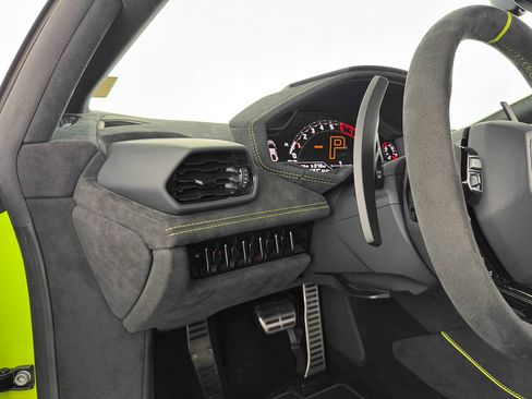 Used 2023 Lamborghini Huracan Sterrato image 19