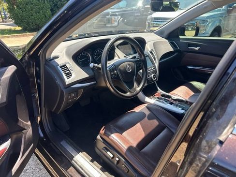 Used 2017 Acura TLX V6 w/ Technology Package FWD image 9