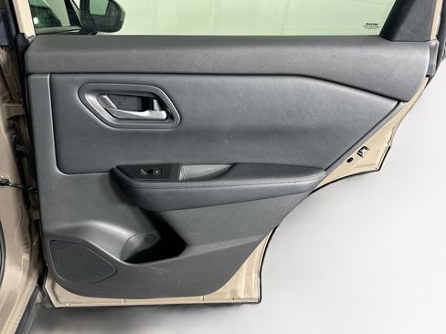 Used 2025 Nissan Rogue SV AWD/4WD image 29