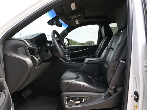Used 2017 Cadillac Escalade Platinum RWD image 19