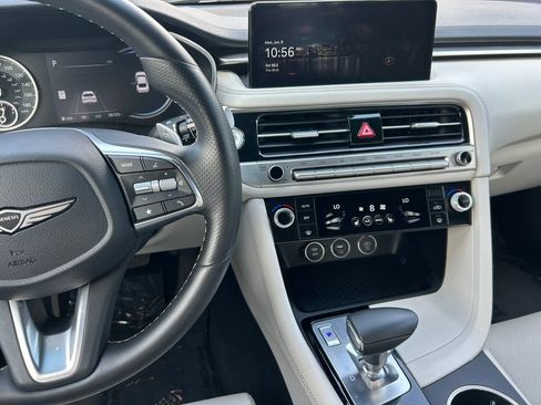 Used 2025 Genesis G70 2.5T RWD image 16