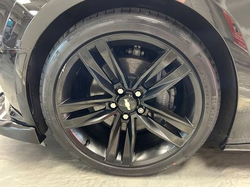 Used 2016 Chevrolet Camaro SS RWD image 24
