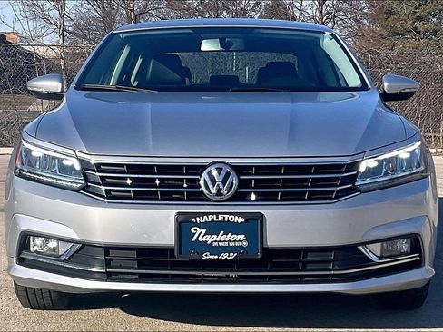 Used 2017 Volkswagen Passat 1.8T SE w/ SE Lighting Package image 3