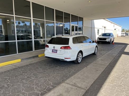 Used 2018 Volkswagen Golf SEL image 6