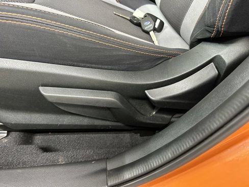Used 2018 Subaru Crosstrek 2.0i Premium w/ Moonroof Package AWD/4WD image 10