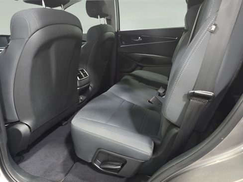 Used 2016 Kia Sorento FWD w/ LX Convenience Package image 12