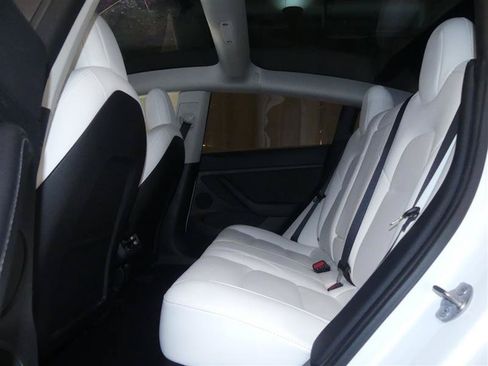 Used 2022 Tesla Model 3 RWD image 4