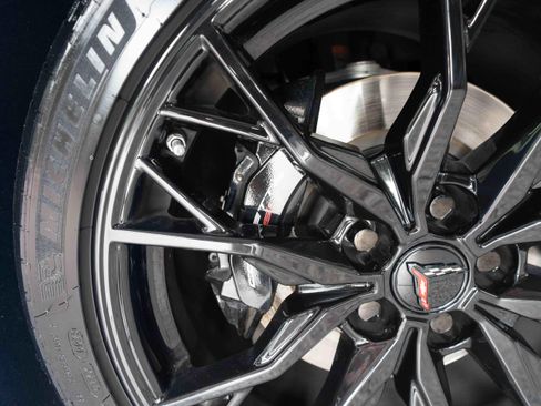 Used 2023 Chevrolet Corvette Stingray Premium Conv w/ Z51 Performance Package RWD image 29