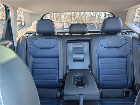 Certified 2025 Volkswagen Taos SEL image 17