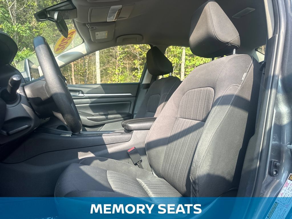 Used 2022 Nissan Altima 2.5 SV FWD image 13