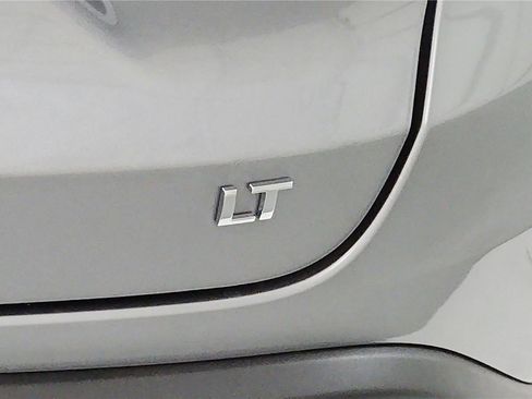 New 2026 Chevrolet Trax LT w/ LT Convenience Package FWD image 21