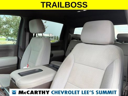 Used 2022 Chevrolet Silverado 1500 LT Trail Boss w/ Convenience Package II AWD/4WD image 44