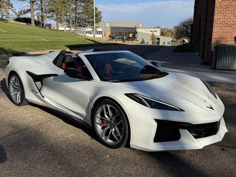 Used 2025 Chevrolet Corvette Z06 image 11