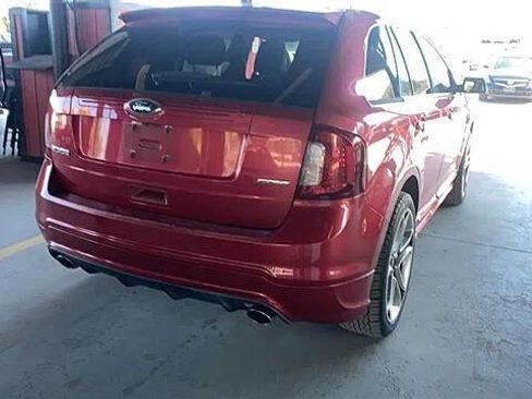 Used 2011 Ford Edge Sport w/ Driver Entry Pkg image 3