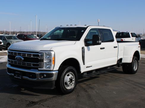 Used 2023 Ford F350 XLT image 4
