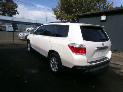 Used 2012 Toyota Highlander SE image 4