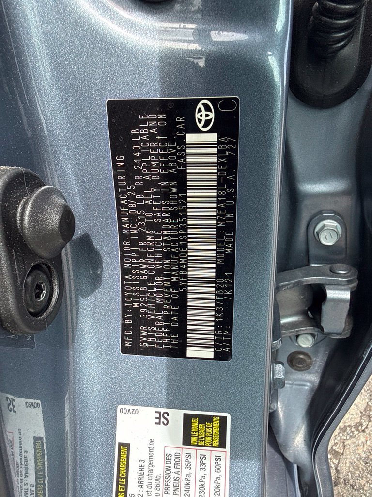 Used 2025 Toyota Corolla LE w/ Convenience Package FWD image 34