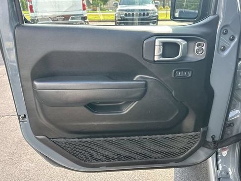 Used 2024 Jeep Wrangler Unlimited Rubicon AWD/4WD image 21