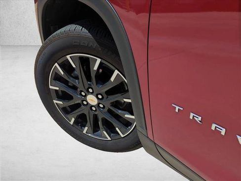 Used 2026 Chevrolet Traverse LT w/ Sun and Wheel Package FWD image 10