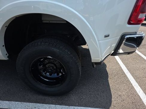 Used 2022 RAM 3500 Laramie AWD/4WD image 17