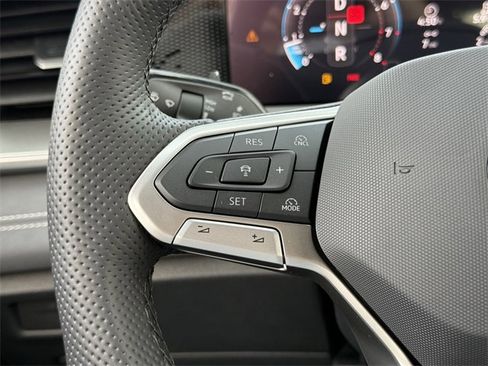 New 2026 Volkswagen Tiguan SE R-Line image 11