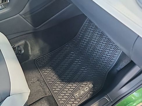 New 2026 Volkswagen Taos SE AWD/4WD image 14