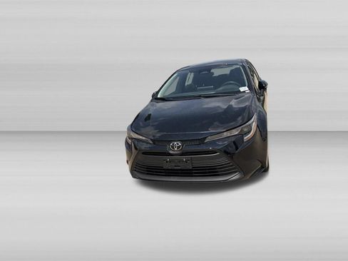 Used 2026 Toyota Corolla LE FWD image 9